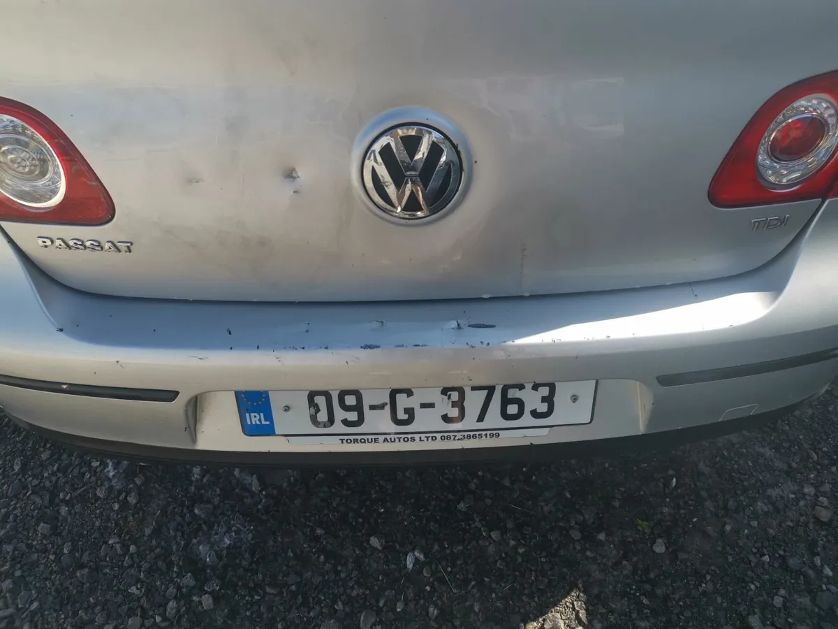 Volkswagen Passat 2009 - Image 3