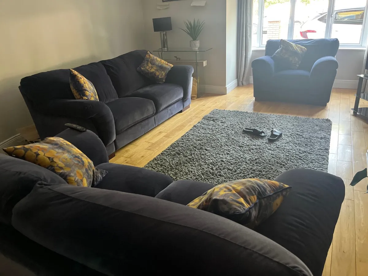 3 & 2, seater sofa + chair - Image 4