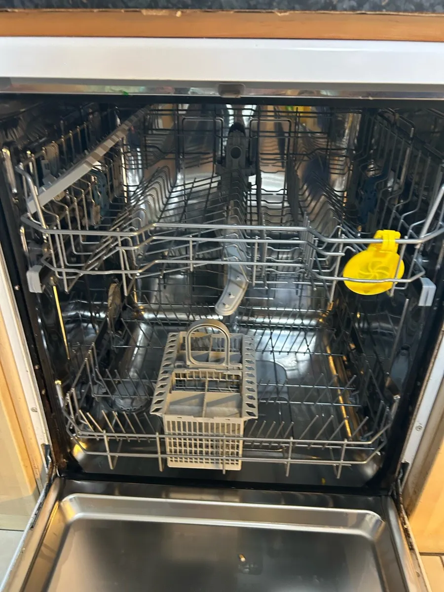 Dishwasher - Image 3
