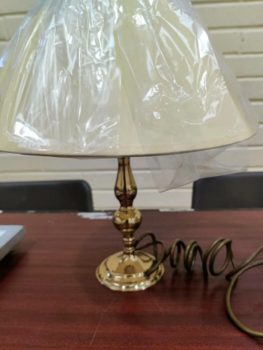 14"TALL VICTORIAN SOLID BRASS, Table Lamp ! - Image 2