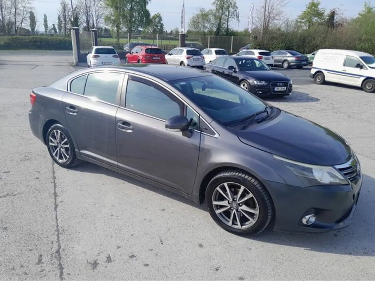 Toyota Avensis 2.0 D-4d Luna RC 4DR - Image 3