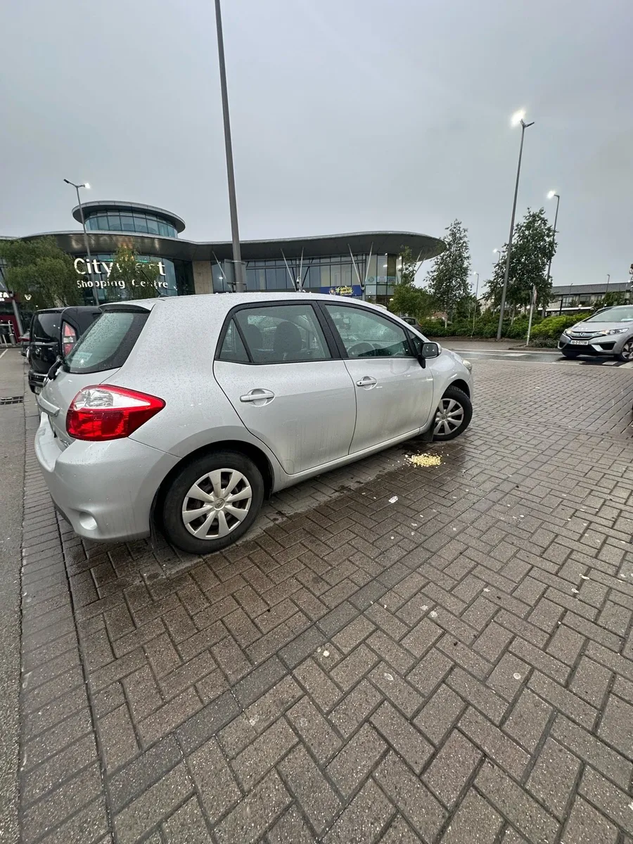 Toyota Auris Diesel - Image 3