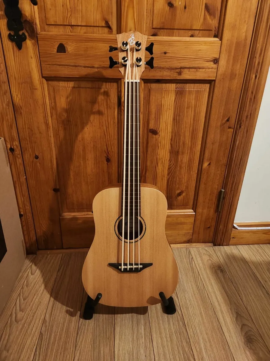 Harley Benton U-Bass - Image 1