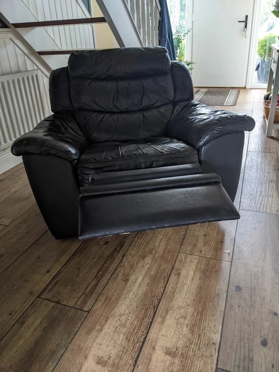 Reclining Armchair - Image 1