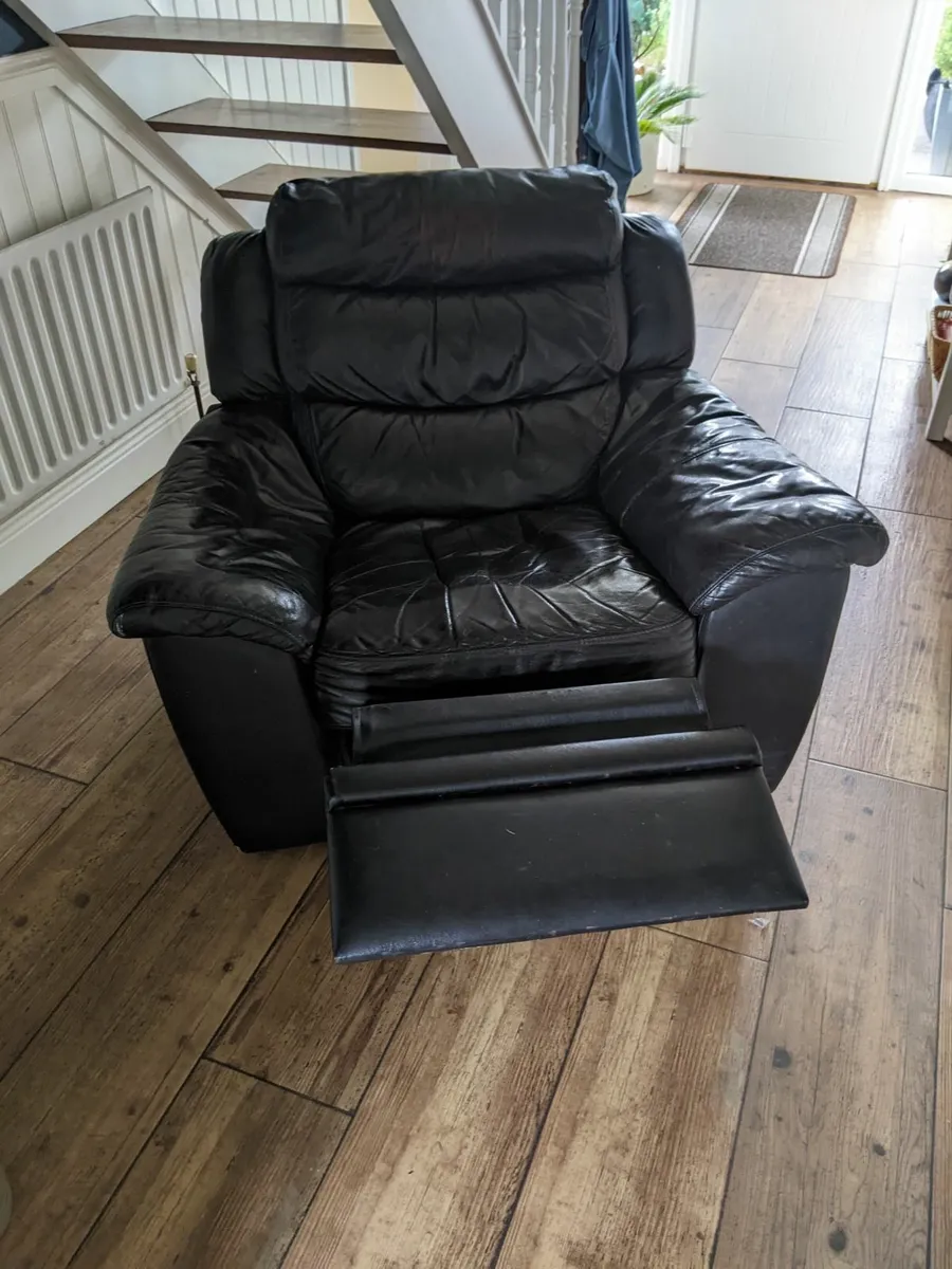 Reclining Armchair - Image 2