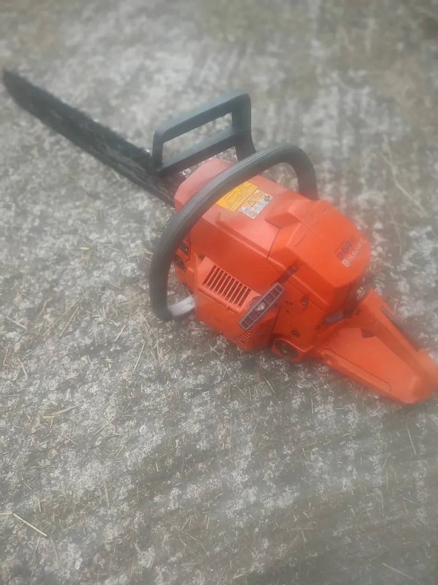 Husqvarna 262 XP Chainsaw - Image 1