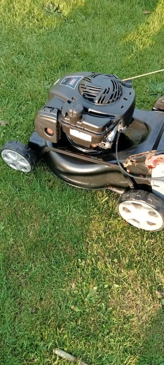 Briggs & Stratton Lawnmower - Image 4