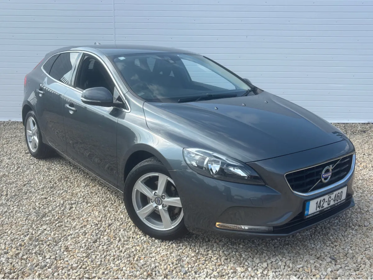 Volvo V40 D2 SE 1.6 D LOW KMS - Image 1