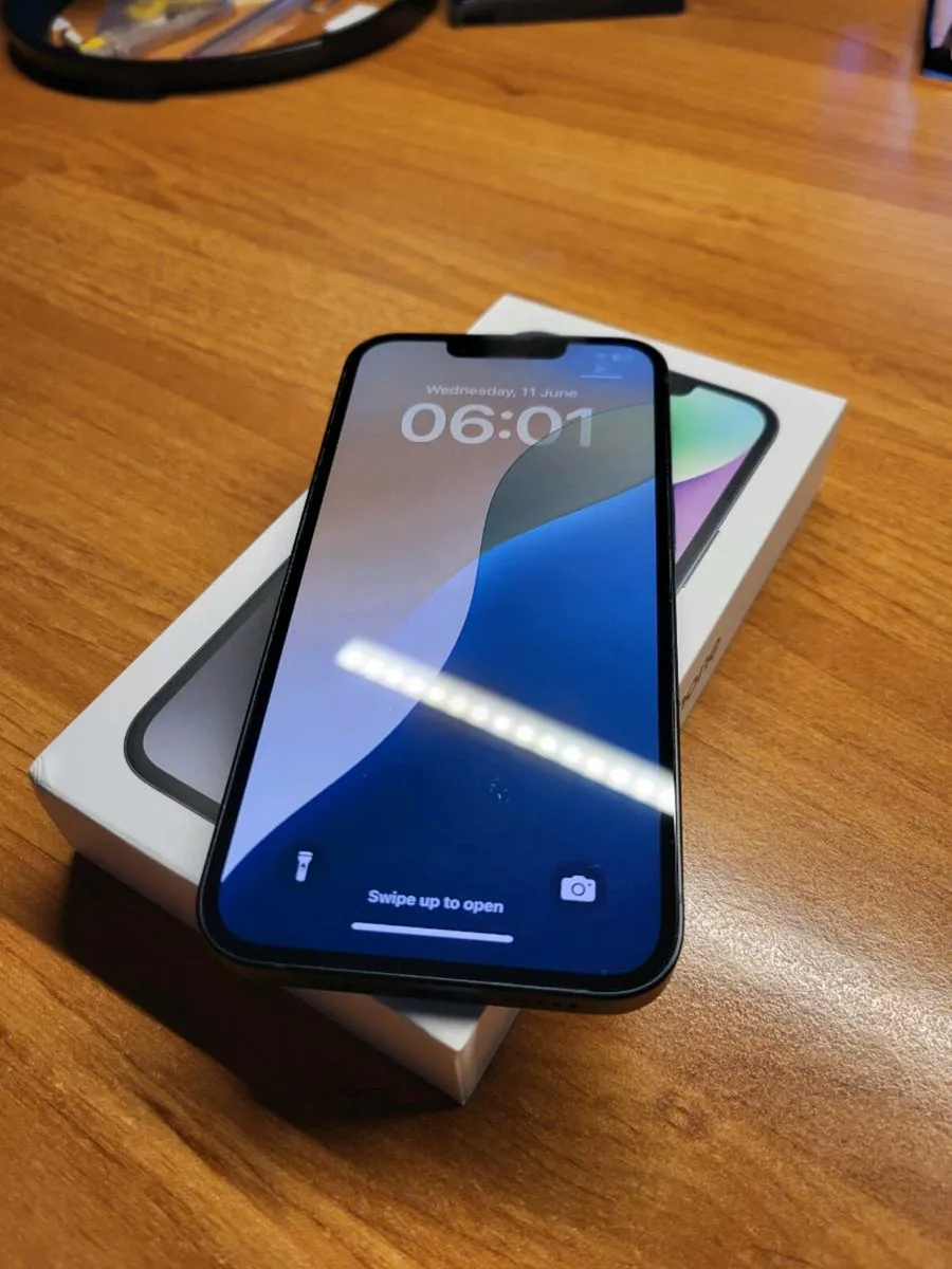 IPhone 14 128gb - Image 1