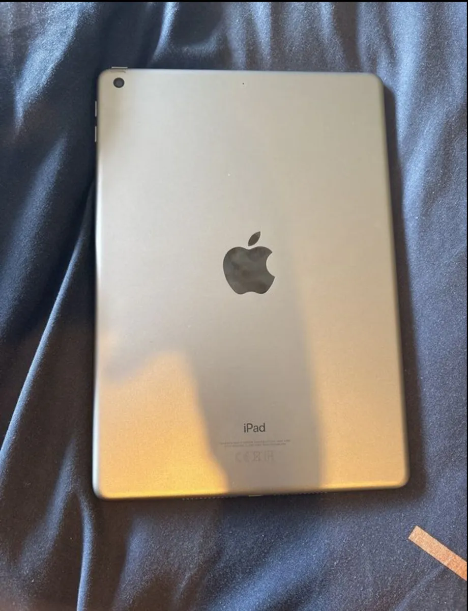 iPad (2021) edition - Image 1