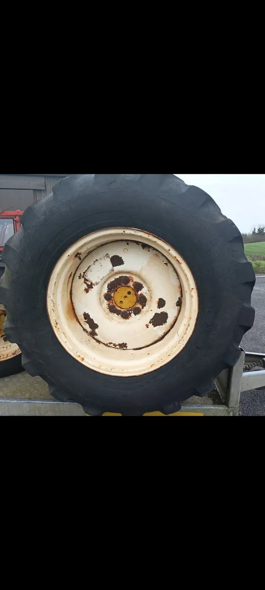 Ford 4600 back axle wheels gearbox - Image 3