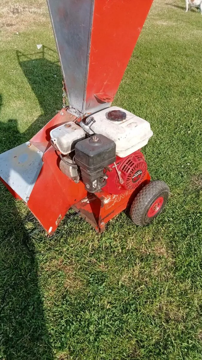Honda petrol wood chipper - Image 3