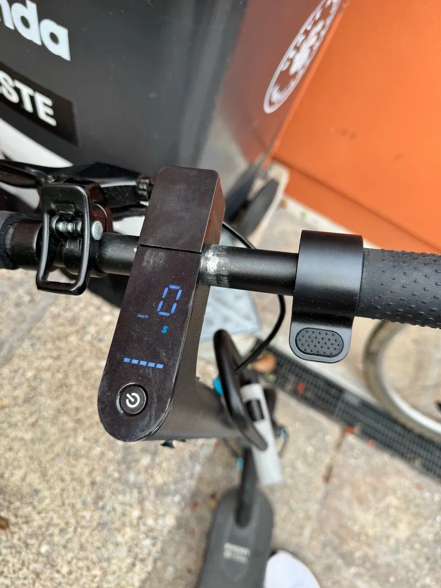 Electric scooter bogist m1 350w motor 30km/h max - Image 2