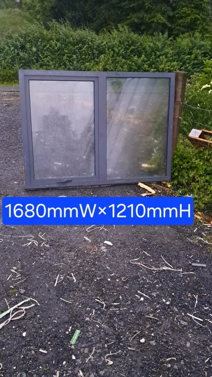 DOUBLE GLAZED WINDOW