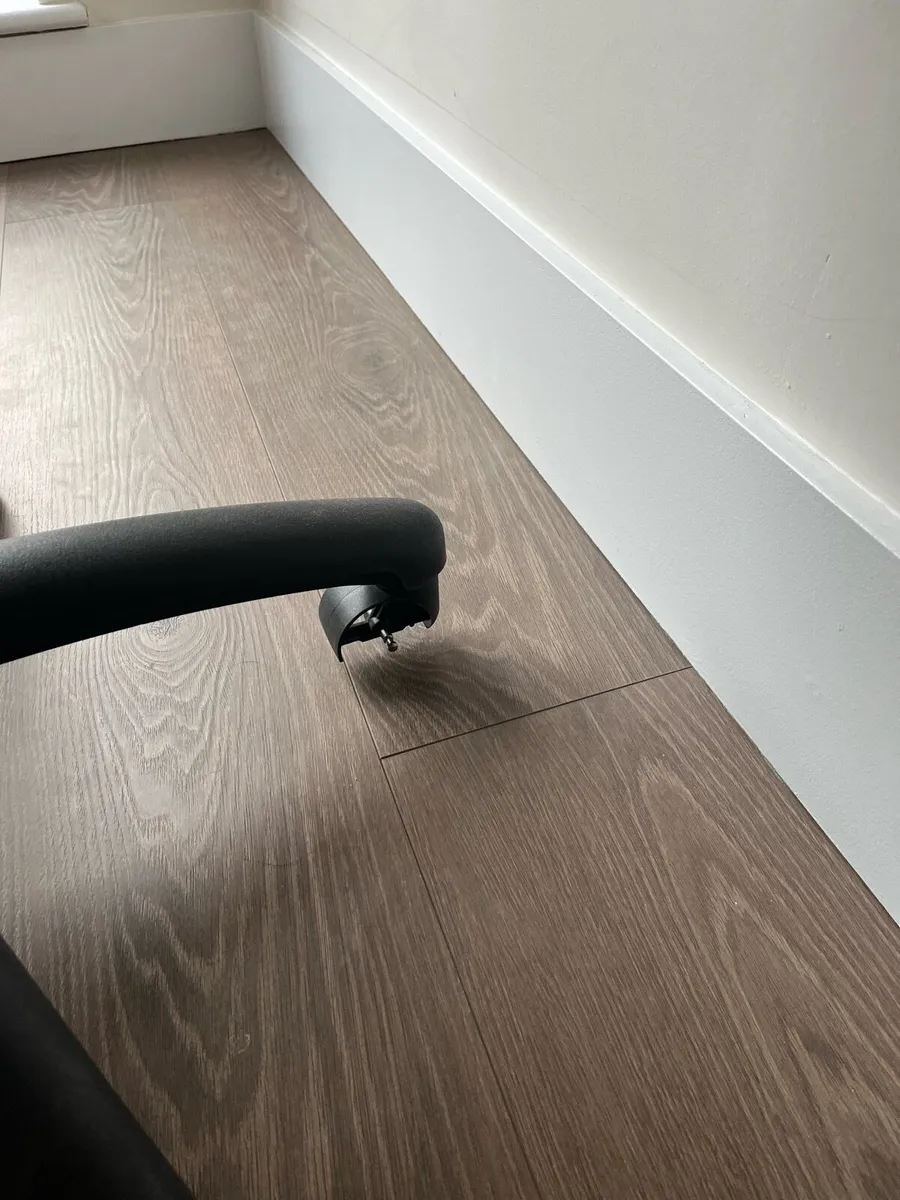 Office Chair - Image 4