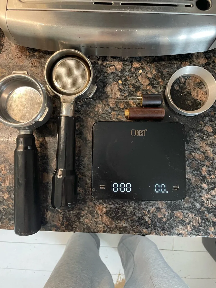 Coffee machine with integrated grinder - Image 2