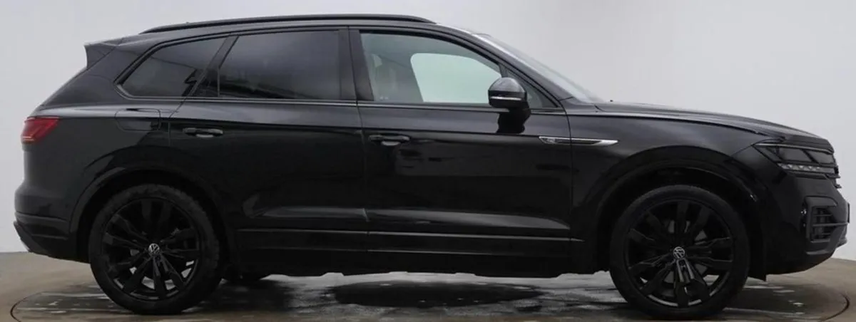 Volkswagen Touareg 3.0 TDI V6 Black Edition SUV 5 - Image 3