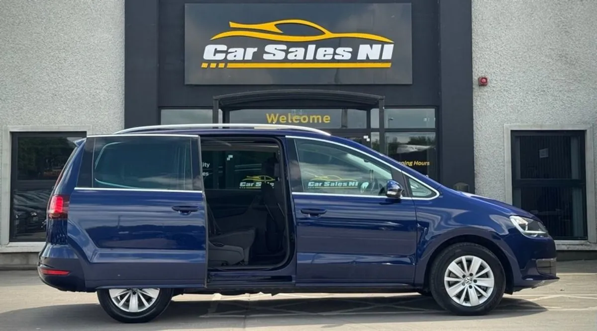 Volkswagen Sharan 2.0 TDI SE Nav MPV 5dr Diesel M - Image 4