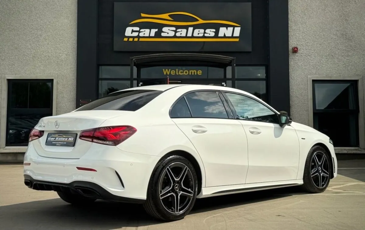 Mercedes-Benz A-Class 2.0 A200d AMG Line Edition - Image 3