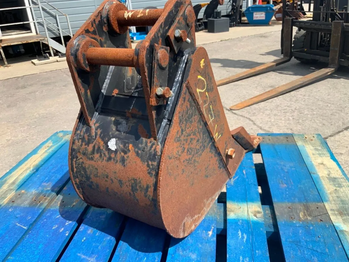 12" JCB MINI DIGGER  BUCKET......35mm PINS.....22 - Image 4