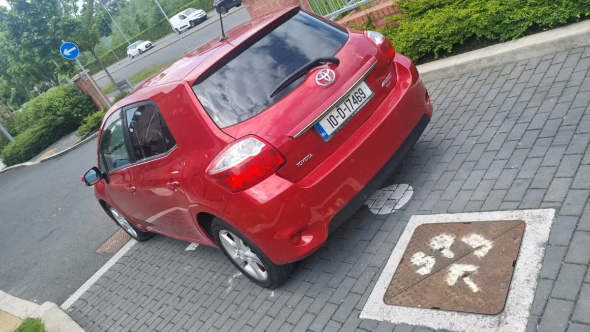 TOYOTA AURIS €4000 AUTOMATIC - Image 3