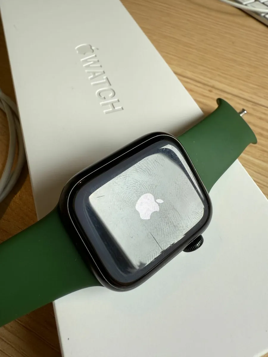 Apple Watch Series 7 Green 41mm - Image 3
