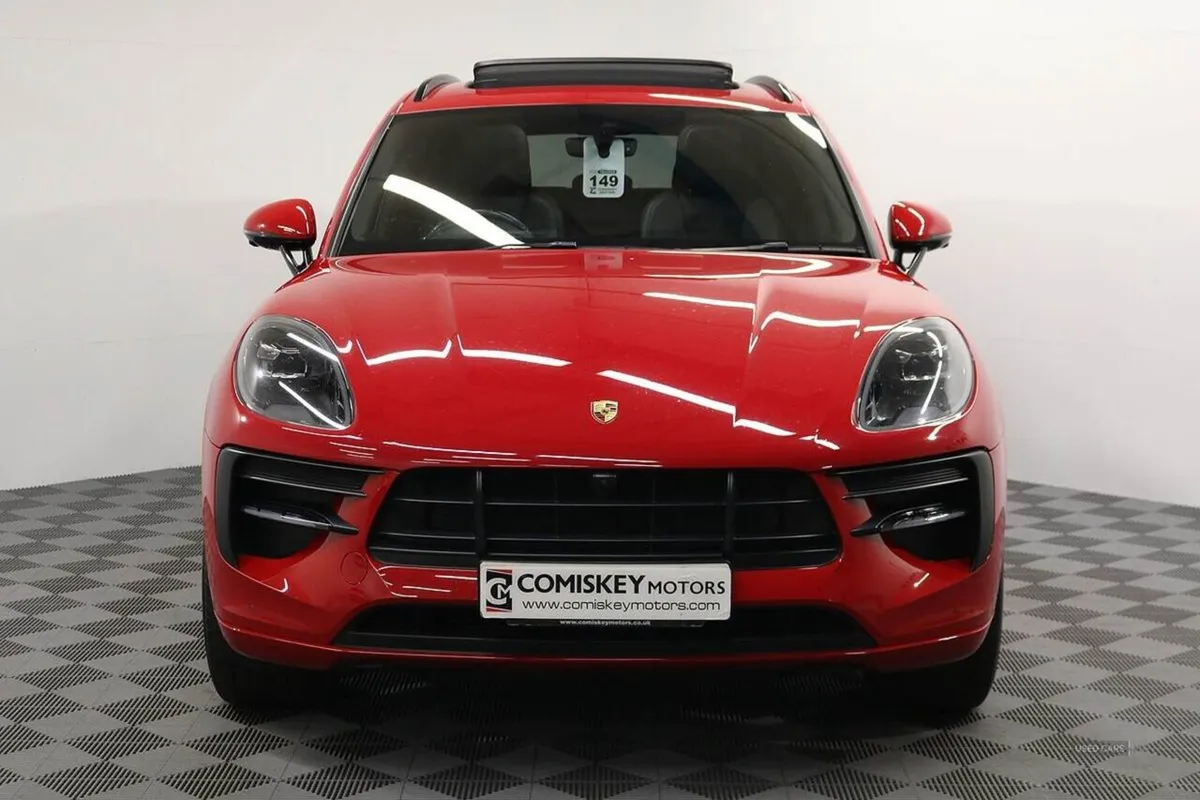 Porsche Macan T - Image 2