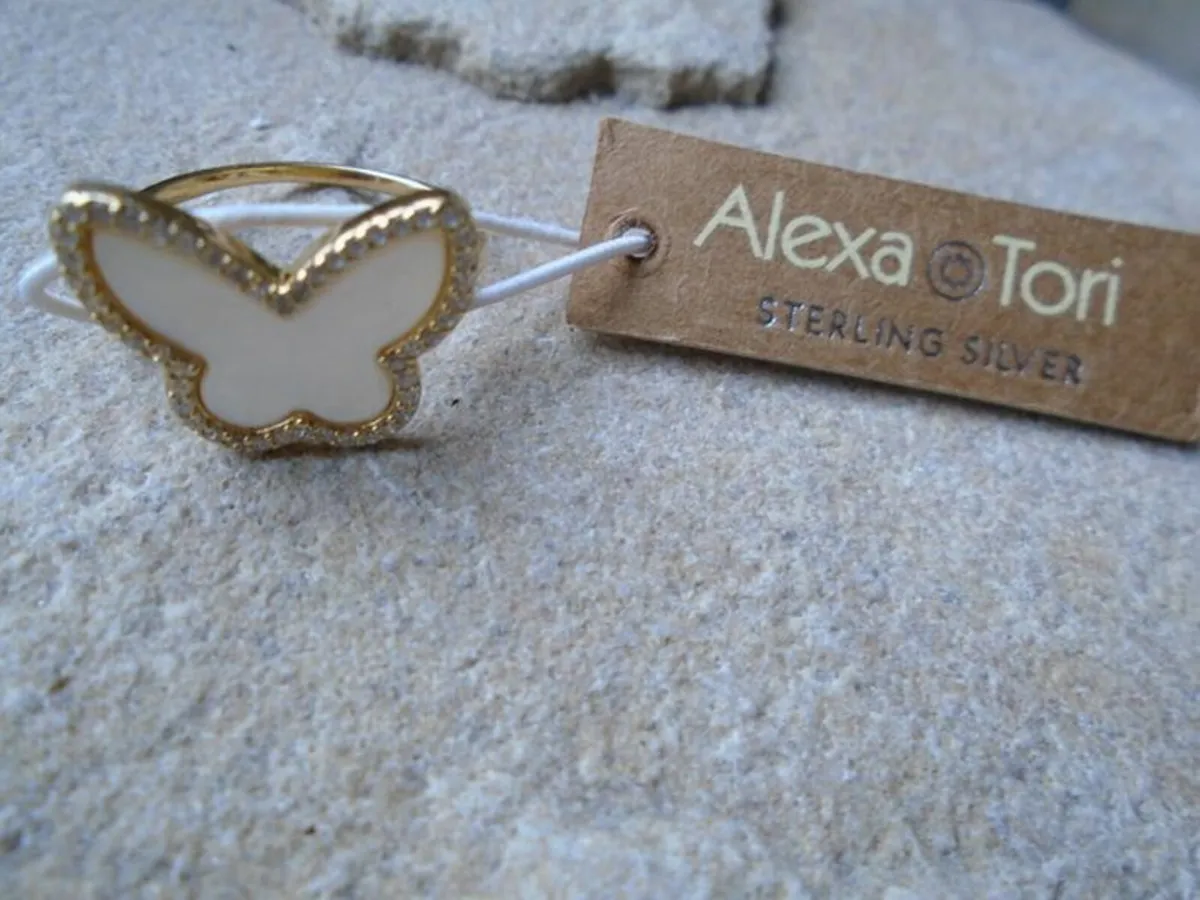 Butterfly ring. Jewellery,Ring, size O - Image 1