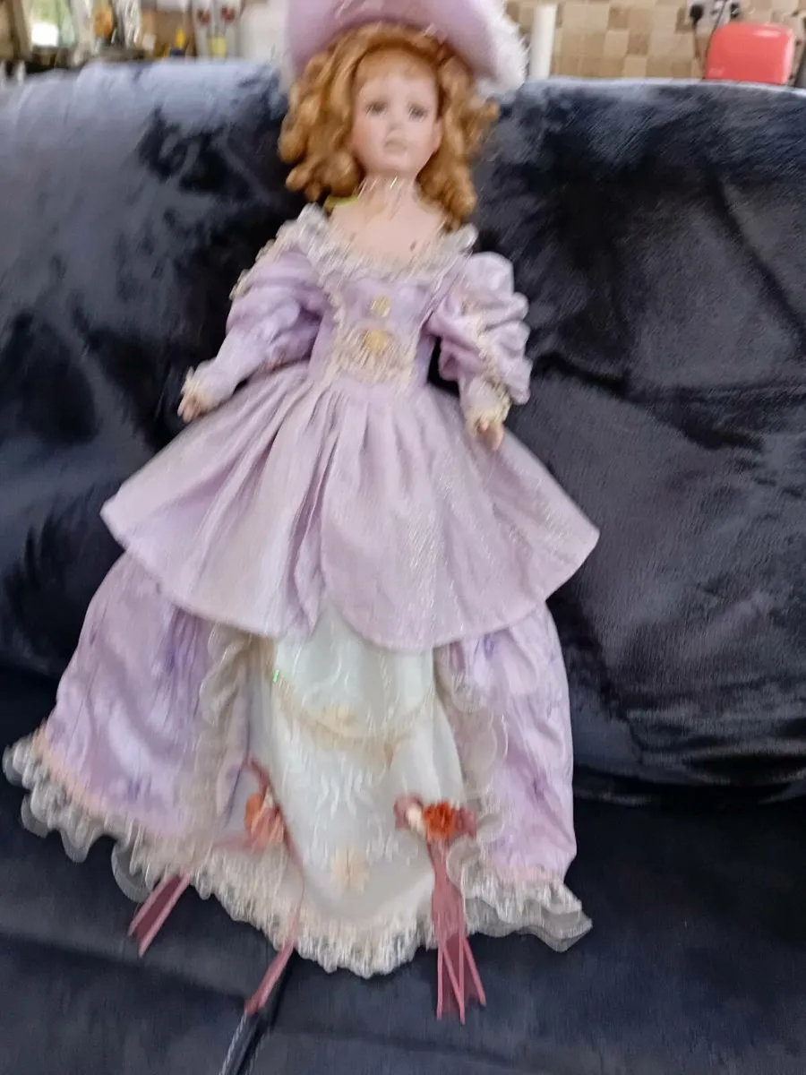 DOLL