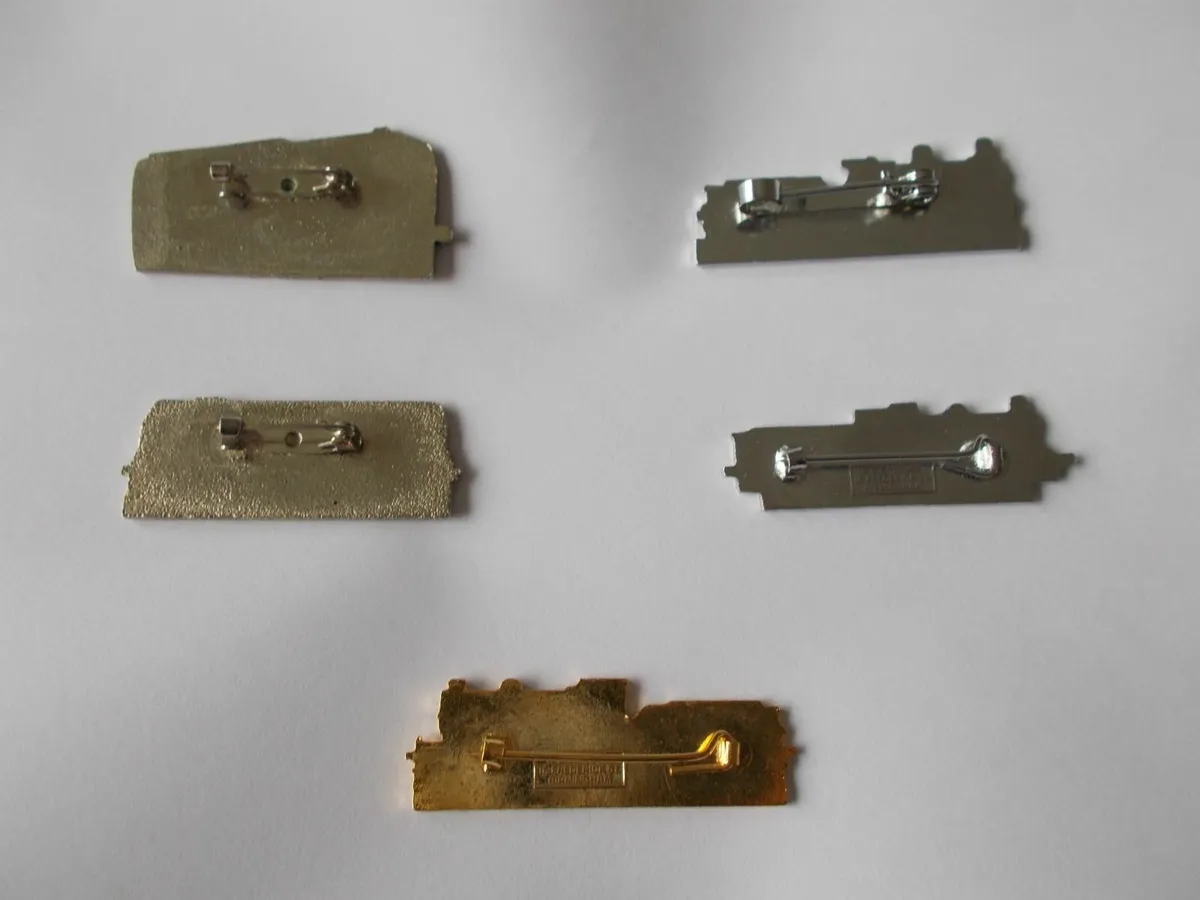 Five C.I.E. & R.P.S.I. Pin Badges - Image 2