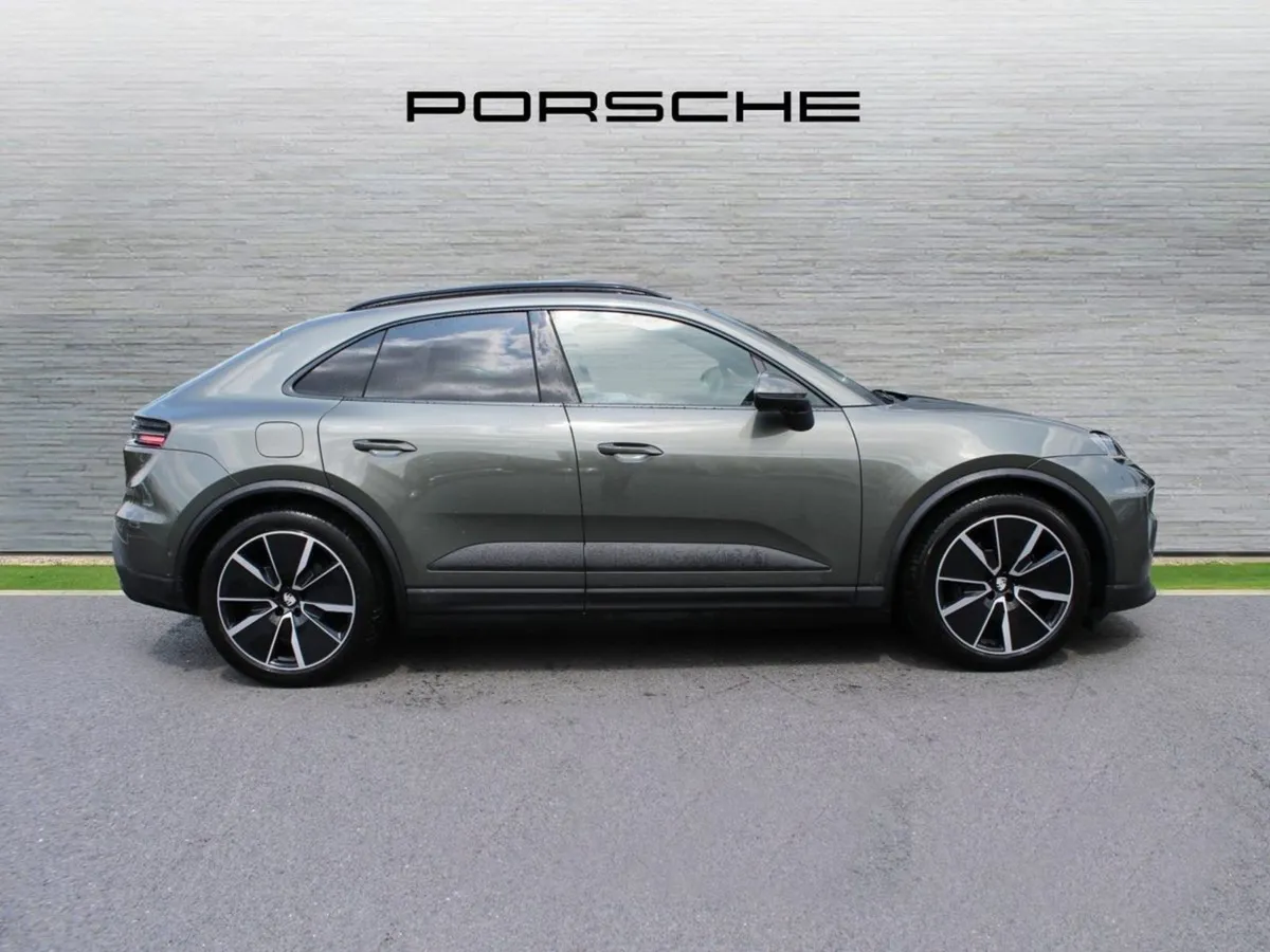 Porsche Macan 4 Electric - Image 4