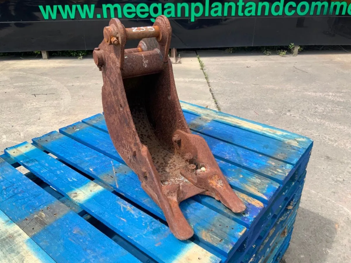 9" DRAINAGE DIGGING BUCKET....35mm PINS.....235w. - Image 4