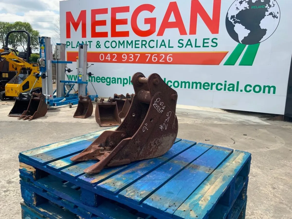9" DRAINAGE DIGGING BUCKET....35mm PINS.....235w. - Image 2