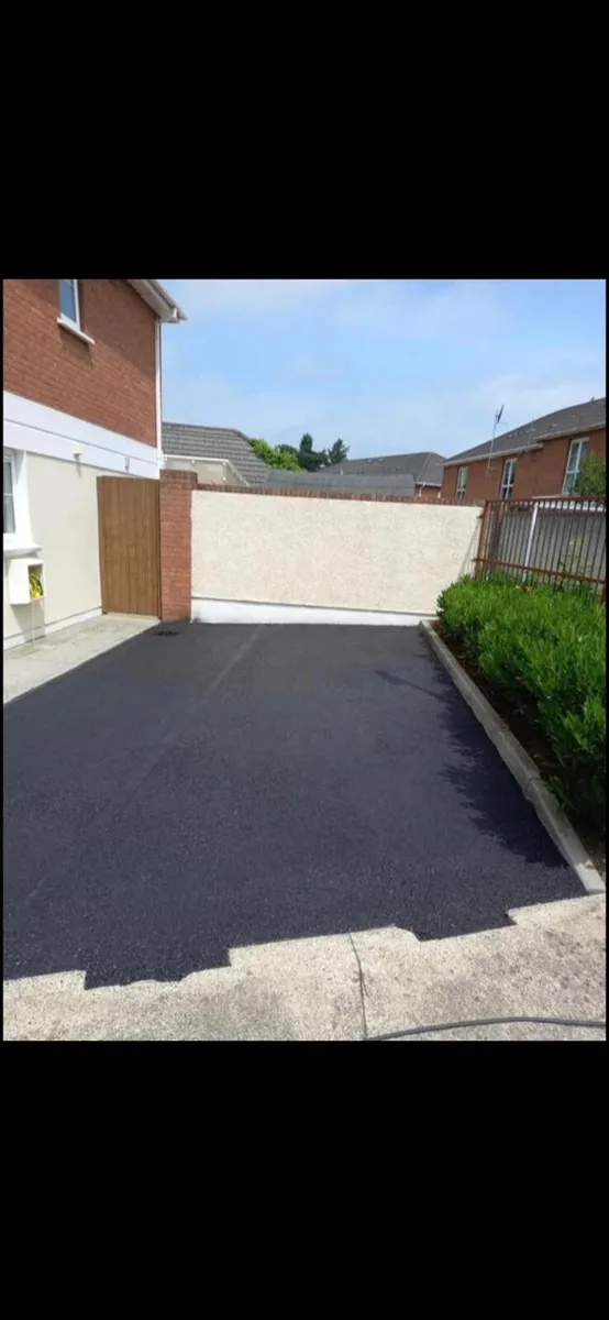 Tarmacadam driveway sealer - Image 4