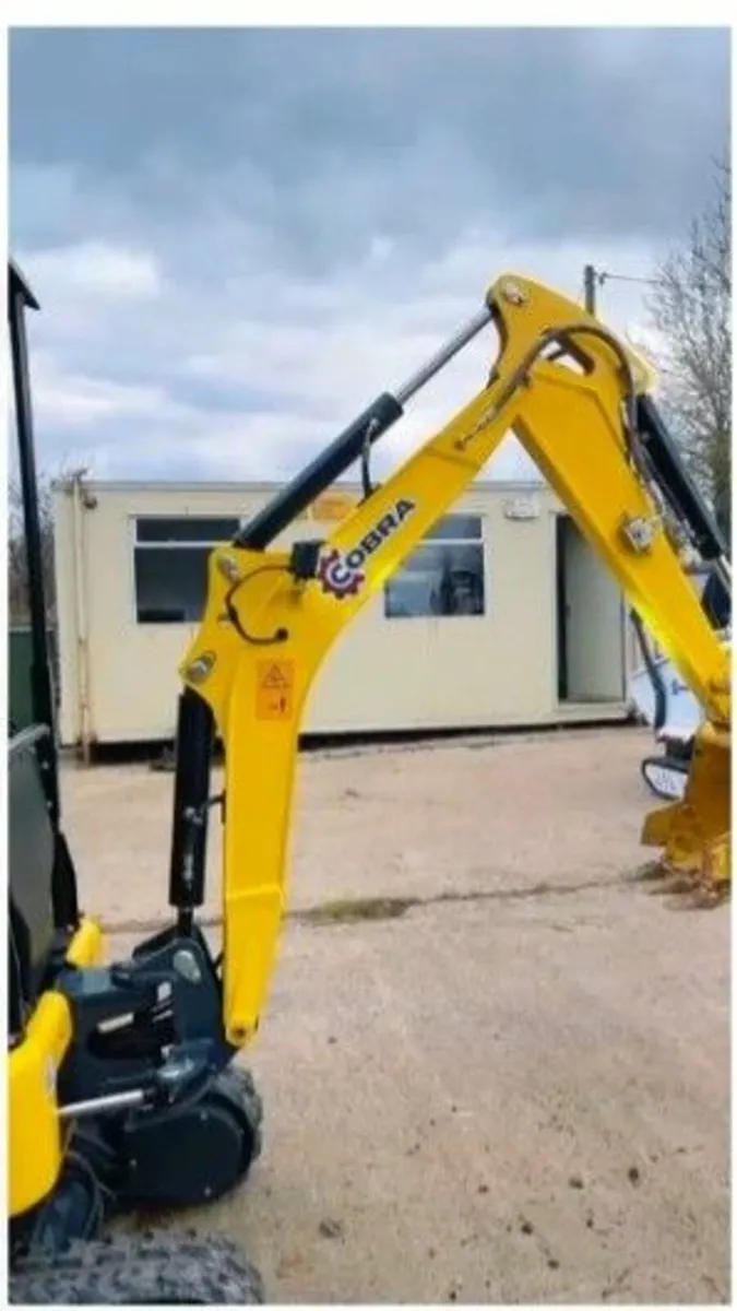 Cobra 1.0 ton Excavator - Image 3