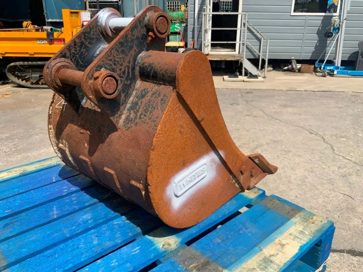 24" MINI DIGGER BUCKET....45mm PINS.....192w. - Image 3