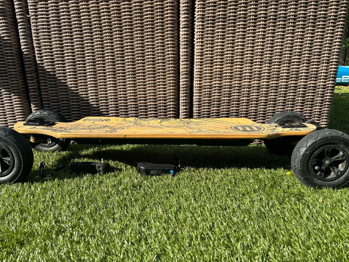 Evolve Electric skateboard - Image 1