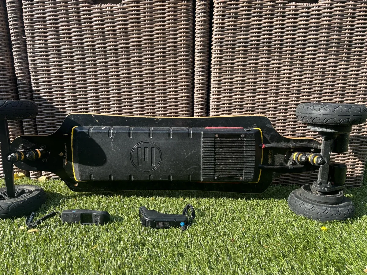 Evolve Electric skateboard - Image 2