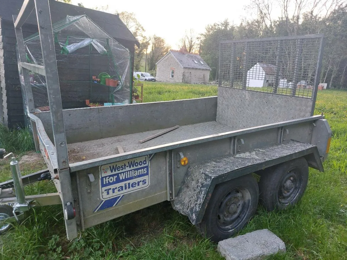 Trailer - Image 1