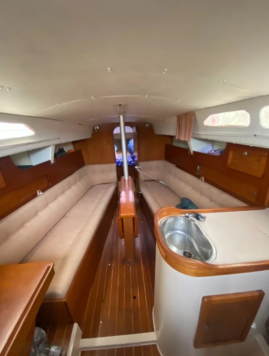 30ft bilge keel sailing boat yacht hunter - Image 1