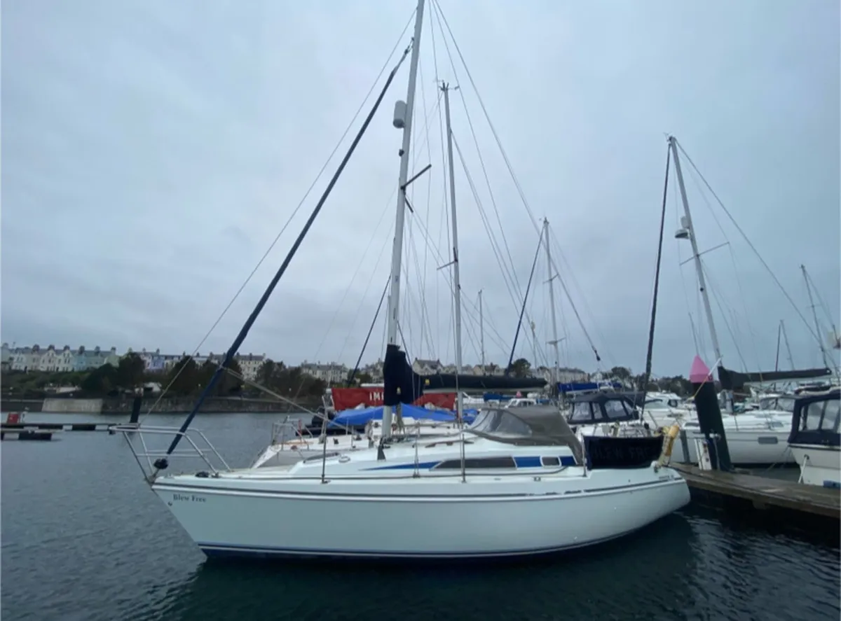 30ft bilge keel sailing boat yacht hunter - Image 4