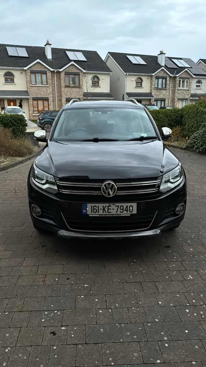2016 Volkswagen Tiguan URGENT - Image 1