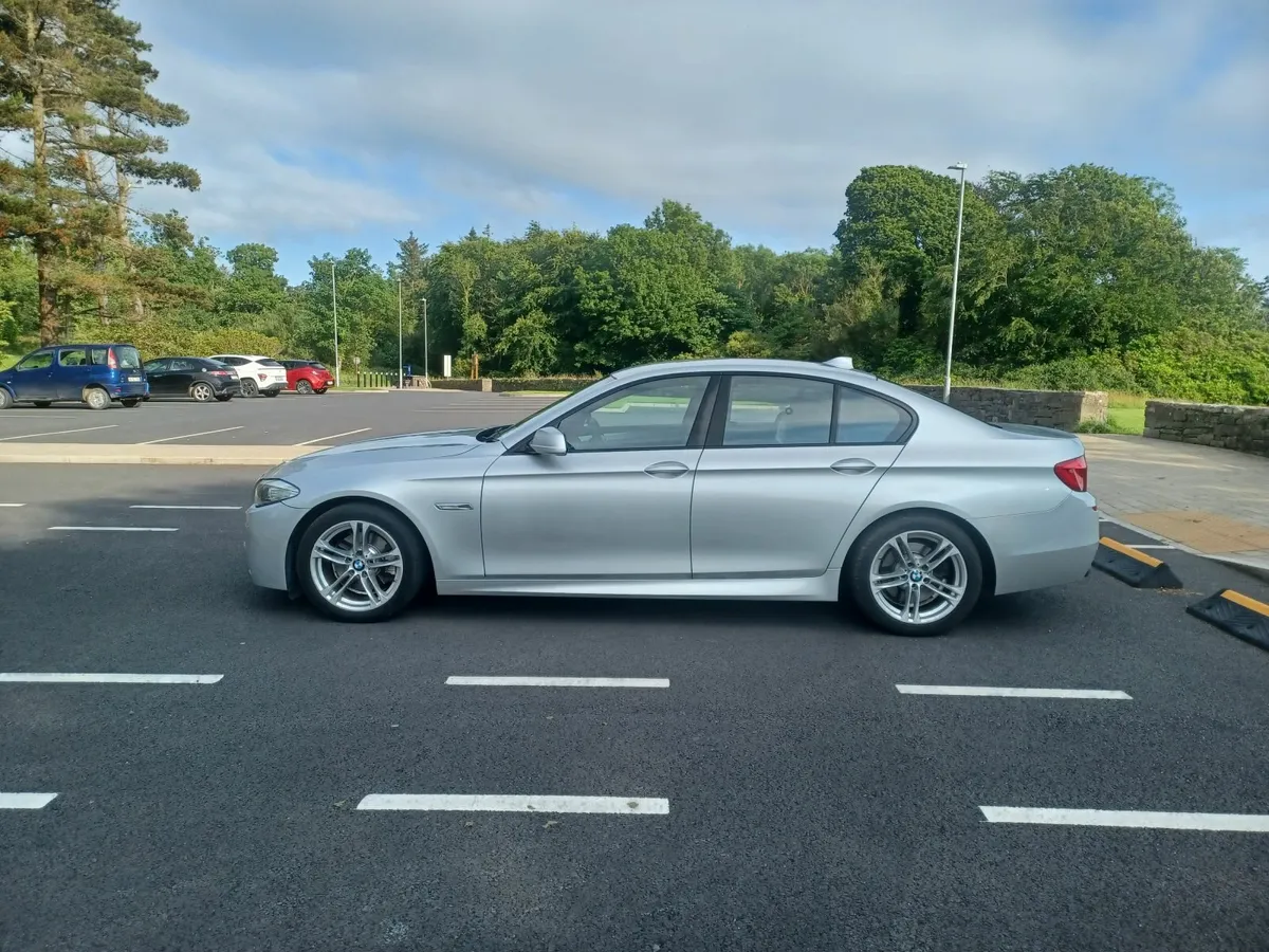 BMW 5-Series 2011 - Image 3
