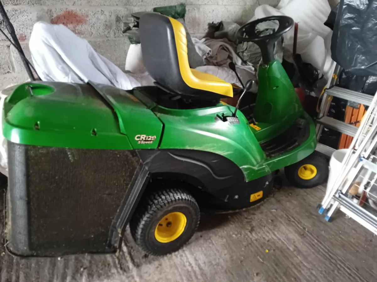 Sit on lawn mower - Image 1