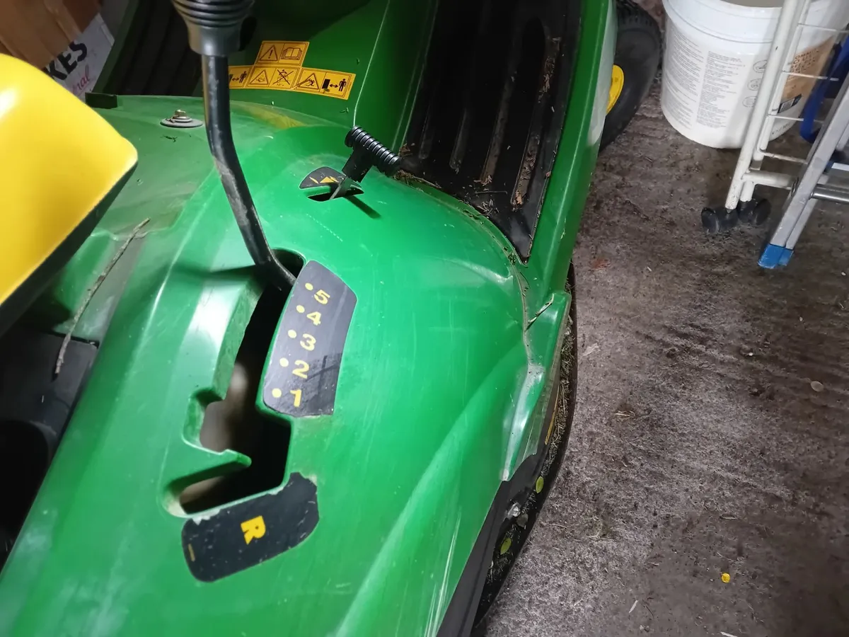 Sit on lawn mower - Image 2