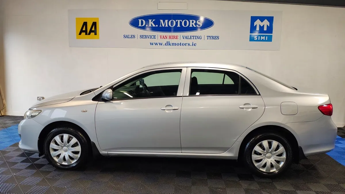 TOYOTA COROLLA - Image 4