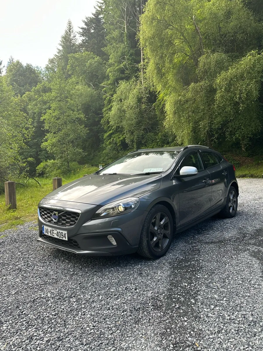 Volvo v40 cross country 1.6l diesel 2014 - Image 1