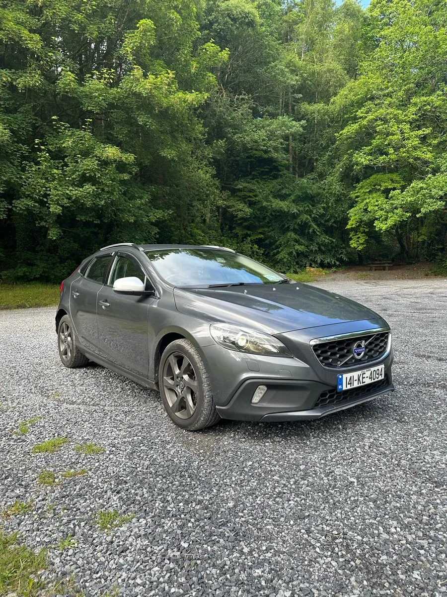 Volvo v40 cross country 1.6l diesel 2014 - Image 2