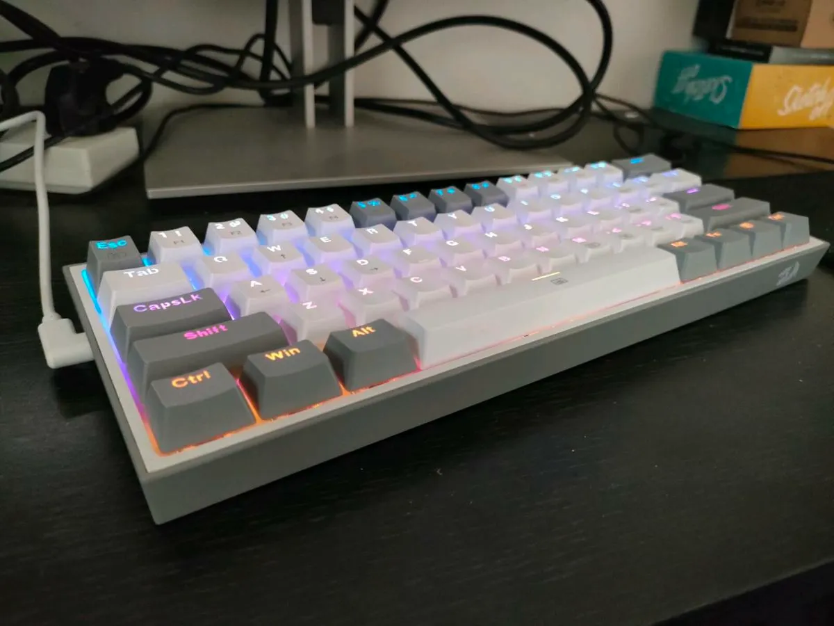 Redragon K617 60% Mechanical Keyboard - Image 3