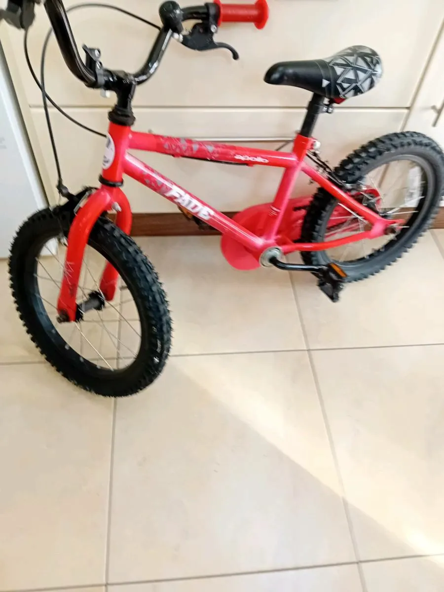 BOYS BIKE 16 INCH WHEELS